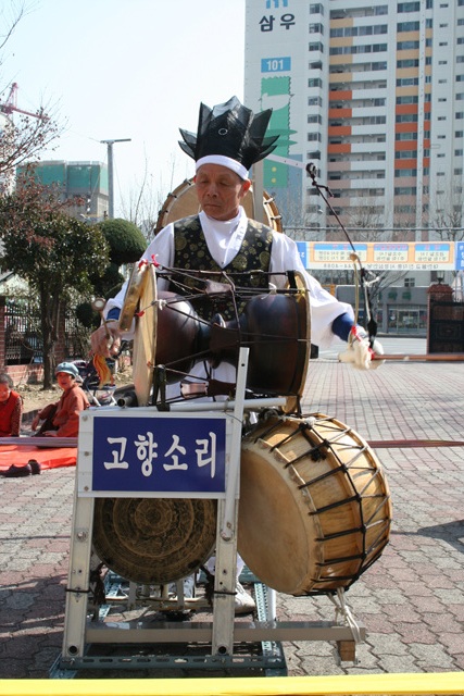 1인7역 사물놀이 사진